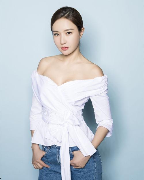 韩雨芹图片,光影交织下的美丽瞬间